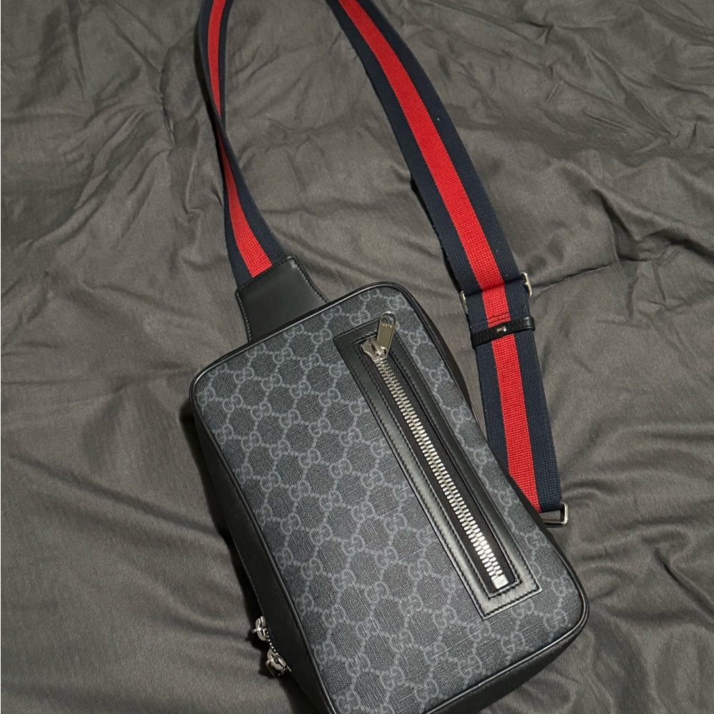 Gucci Men's Black and Gray Crossbody Bag